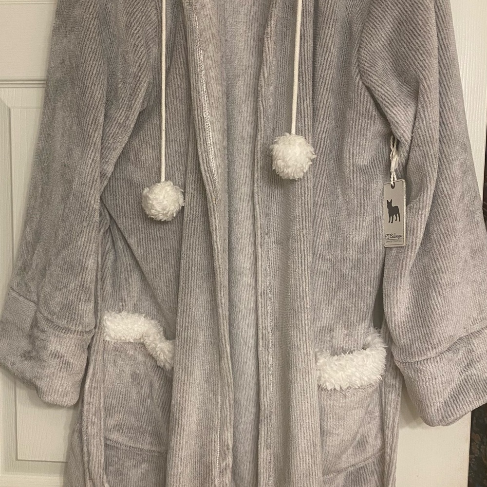 NWT Robe - Picture 2 of 7